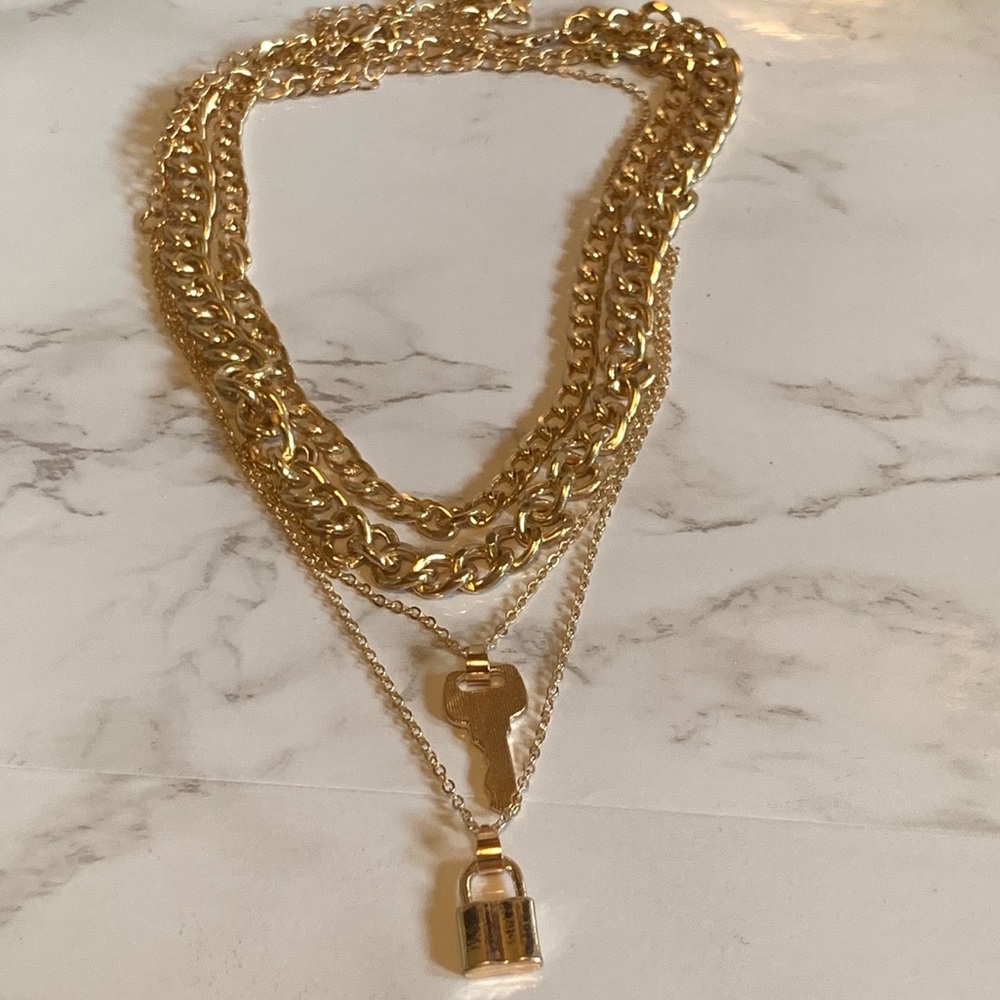 NEW 4pc lock & key gold chain necklace set - Picture 8 of 10